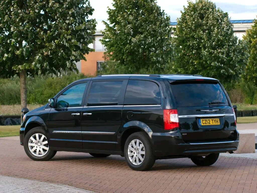 Chrysler гранд voyager. Крайслер гранд вояджер 5. Гранд вояджер 5. Крайслер гранд вояджер 2020. Крайслер вояджер 5.