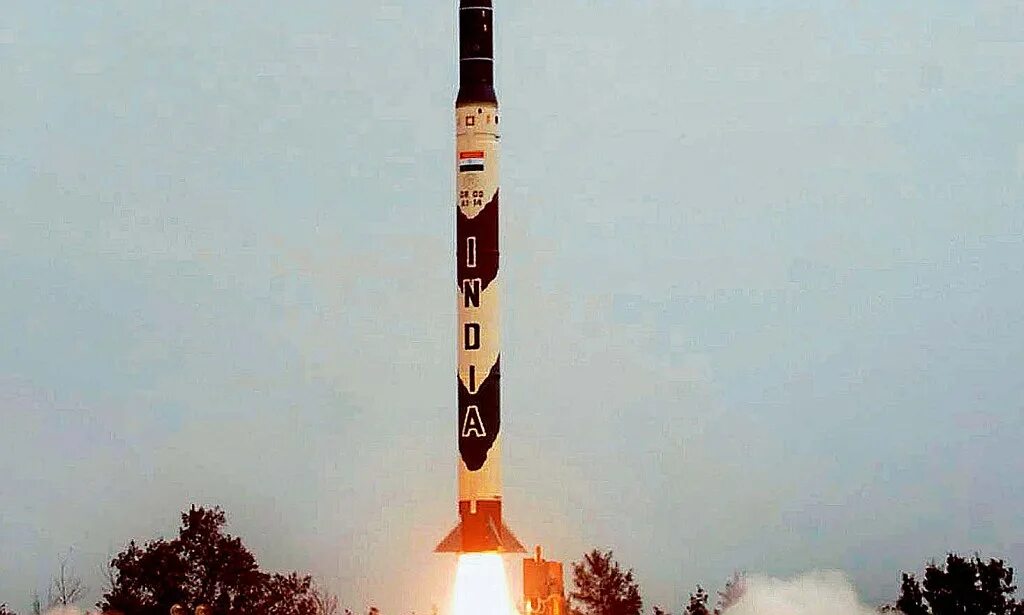 Агни 1. Баллистическая ракета агни-2. ядерная ракета. полет ракеты. сверхзвуковая ракета россии.