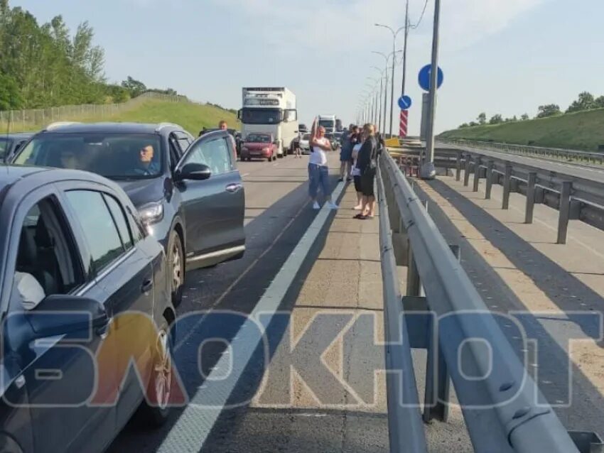 М4 Дон Воронежская область. Трасса м4 Дон Воронеж. Трасса м4 перекрыта. М4 Дон перекрыта трасса. Почему трасса м