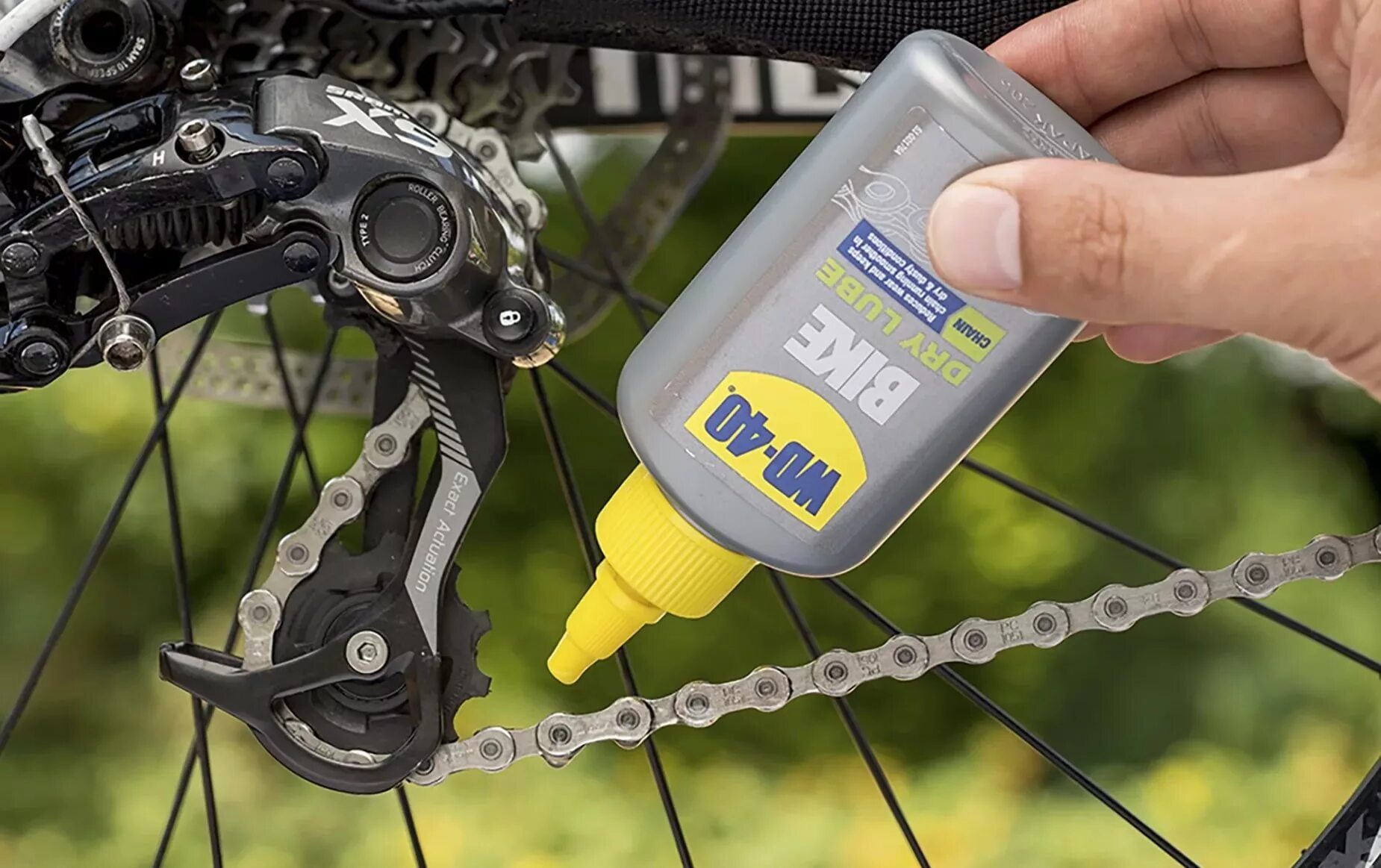 Каким маслом смазывать цепь. WD-40 для цепи велосипеда. Смазка gt85. Смазка для цепи велосипеда WD Bike. Z40 смазка для цепи велосипедного.