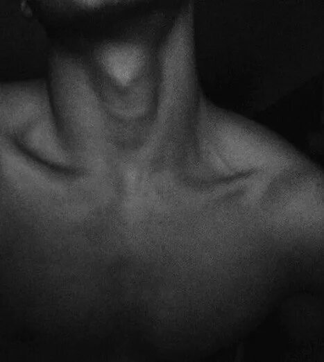 Мужские ключицы. Ключица подростков. Ключицы у парней. Ключица подростков. Мужские ключицы.