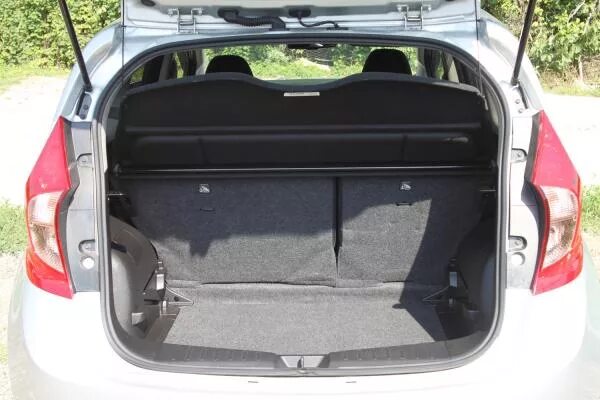 Полка в багажник. - Nissan Note (1G), 1,6 л, 2006 года просто так DRIVE2