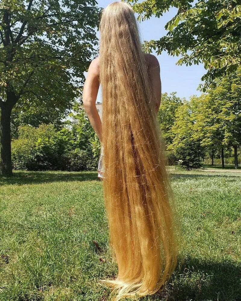Какой рапунцель волосы. Алена Кравченко длинные волосы. Лонг Хаир Рапунцель прически. Алена Кравченко Рапунцель. Девушки с очень длинными волосами.