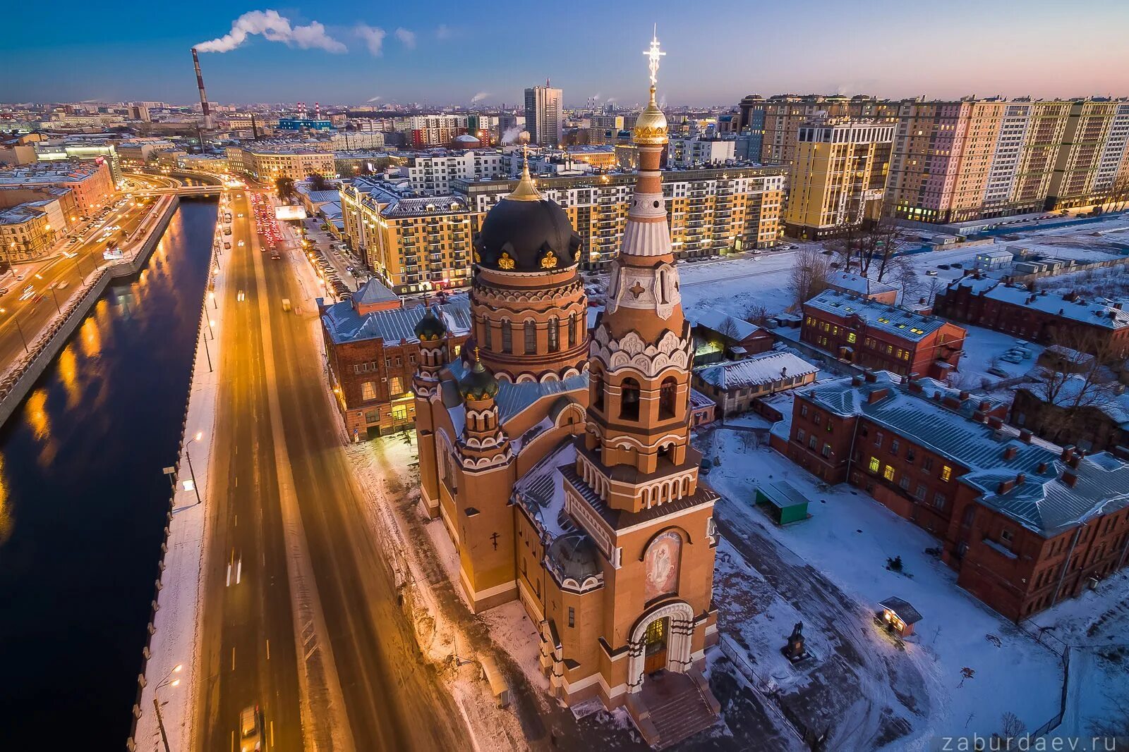 Храм Воскресения Христова у Варшавского вокзала. СПБ храм Воскресения Христова Санкт-Петербург. Храм у Варшавского вокзала в Санкт-Петербурге. Церковь на Обводном канале Санкт-Петербург. Обводный канал церкви