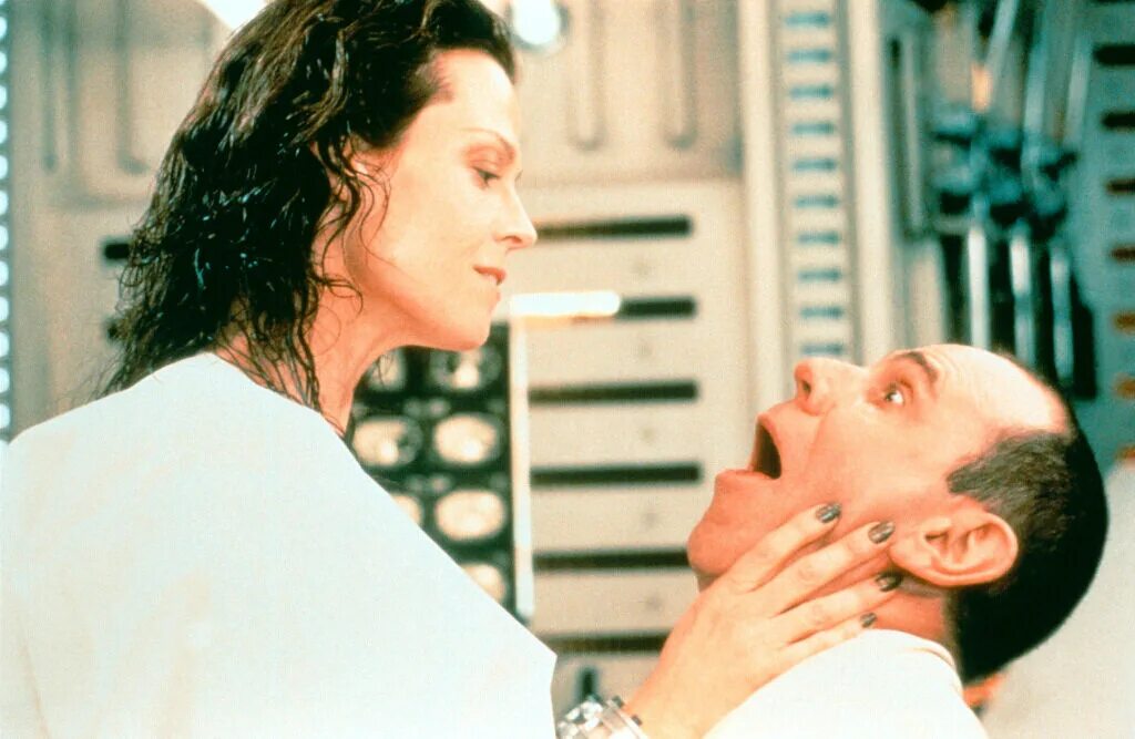 брэд дуриф чужой. чужой воскрешение 1997 рон. воскрешение 1997. чужой воскрешение джонер. воскрешение 1997.