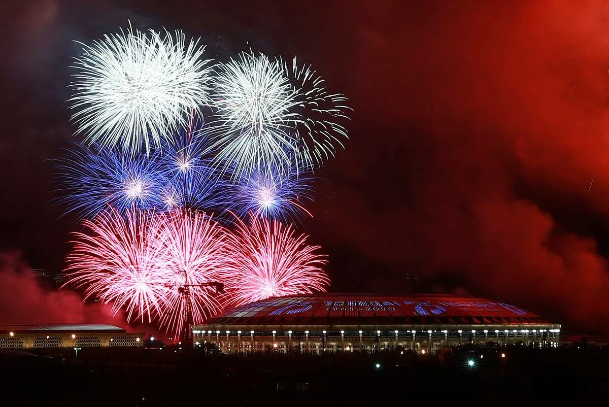 Салют парк победы 2022. Спасская башня кремля салют. 9 may victory day in russia. 12 июня день победы. 12 июня день победы.