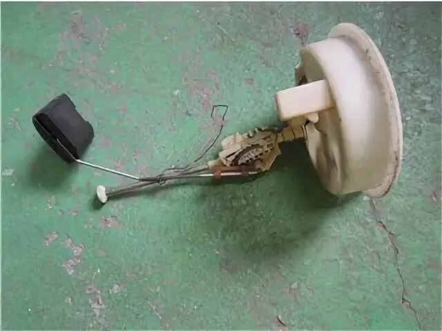 Бмв е39 уровень топлива. Датчик уровня топлива bmw e36. датчик уровня топлива левый бмв е39. датчик уровня топлива е39 бензин. датчик уровня топлива е53 бензин.