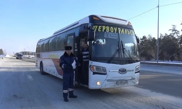 Рейсовый автобус екатеринбург. Рейсовый автобус екатеринбург. Вокзал северный автобусов северный екатеринбург. Рейсовый автобус екатеринбург. Расписание автобусов ревда екатеринбург 151 маршрут.