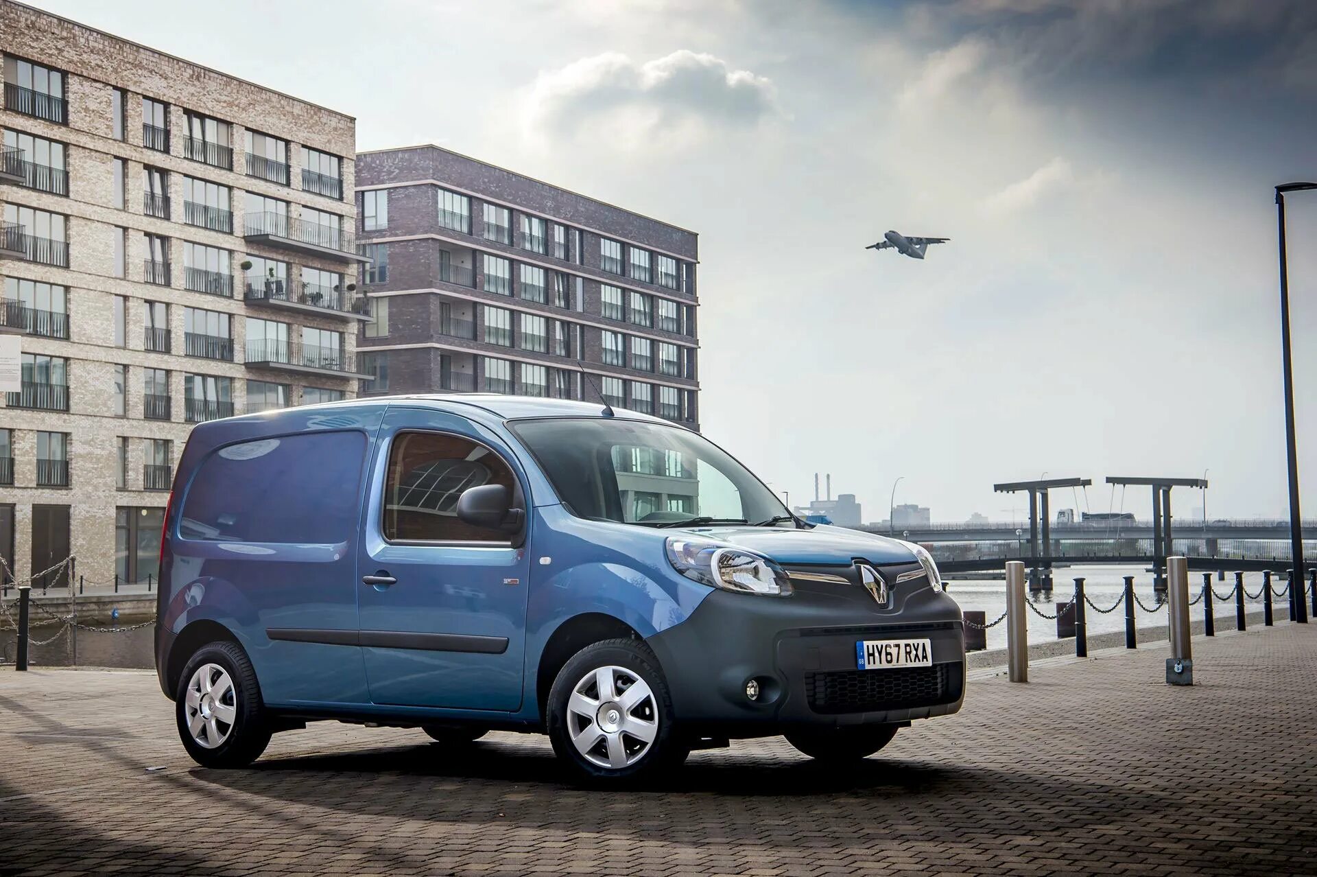 Renault где купить. Рено Кангу ze. Renault Kangoo z. Рено Кангу Ван. Renault Kangoo ze.