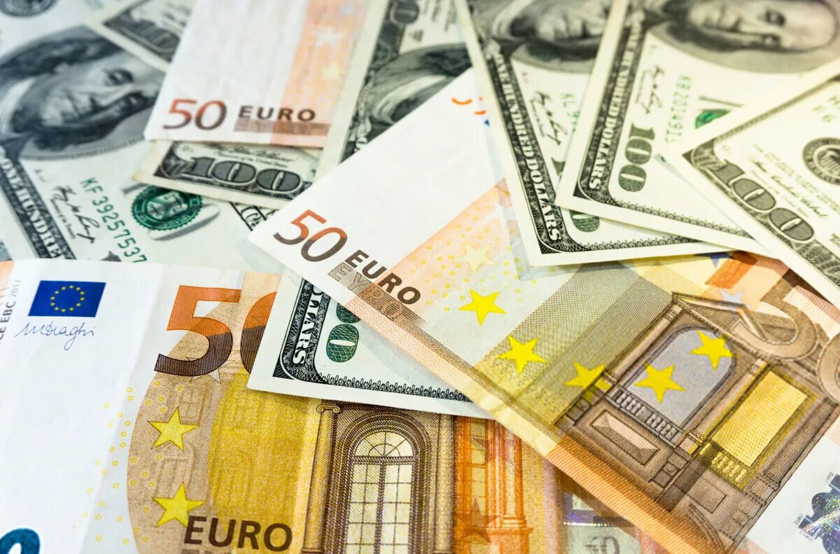 Курс валюты деньги. Евро. Деньги евро. Доллар и евро. Евро валюта.