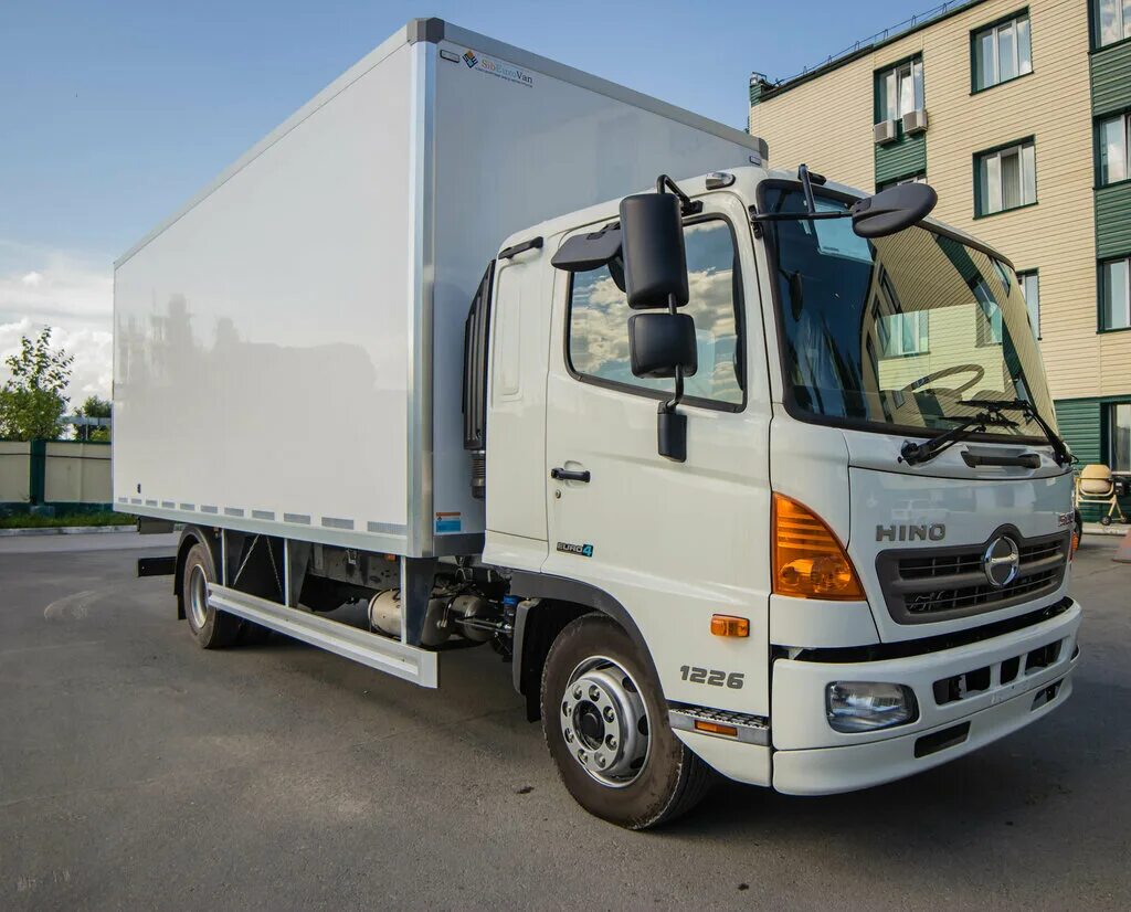 митсубиси фусо 5 тонник. автомеханик грузовых автомобилей. камаз 53104.