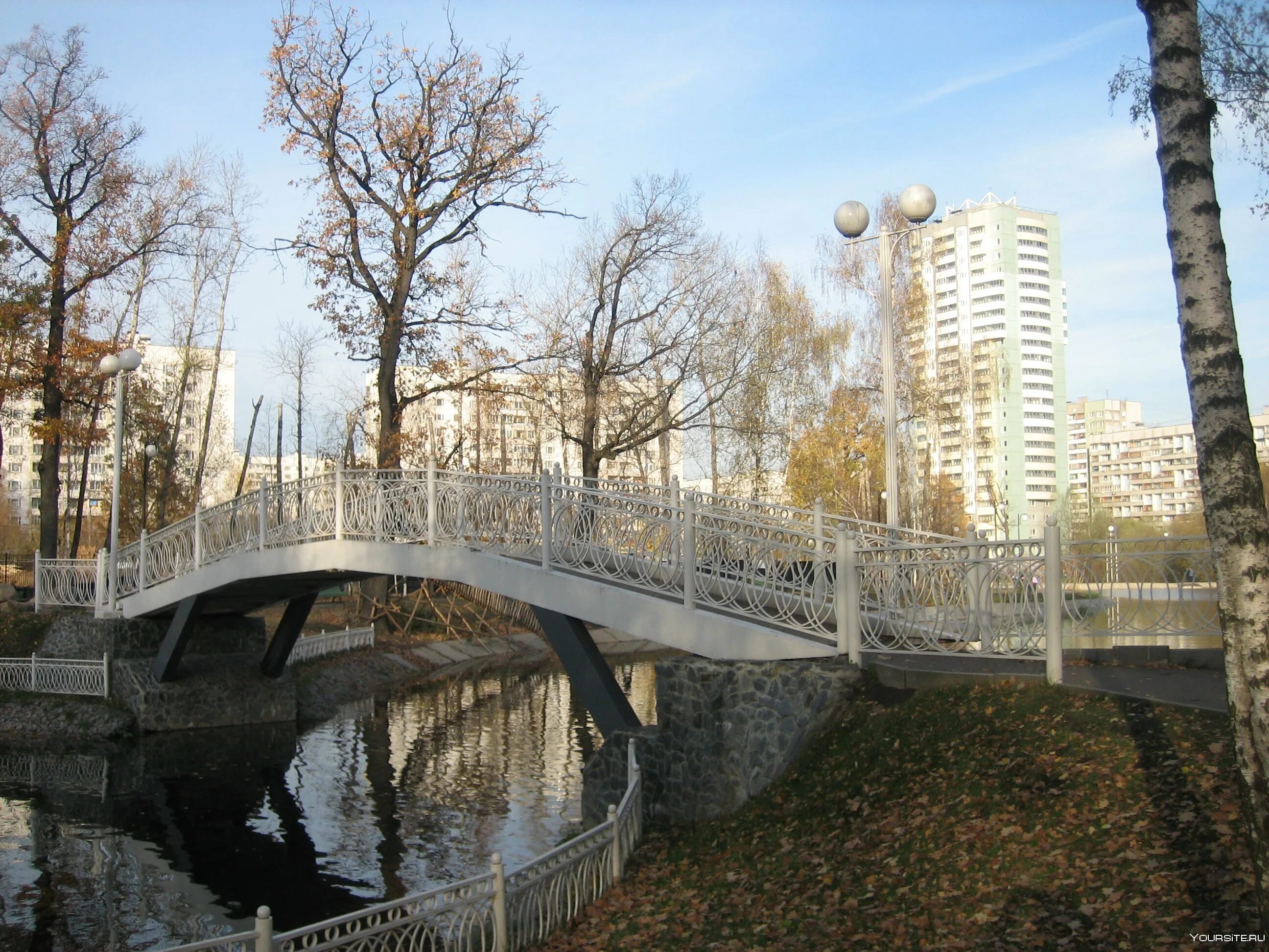 Лианозово 1. Лианозовский парк Москва. Лианозово (парк культуры и отдыха). Парк Алтуфьево Москва. Лианозовский парк пруд.