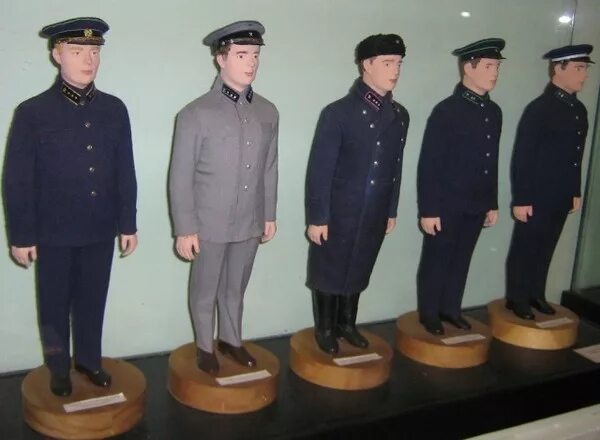 Комплект железнодорожник. Форма одежды железнодорожников. форма советских железнодорожников. старая железнодорожная форма. советская форма машиниста.