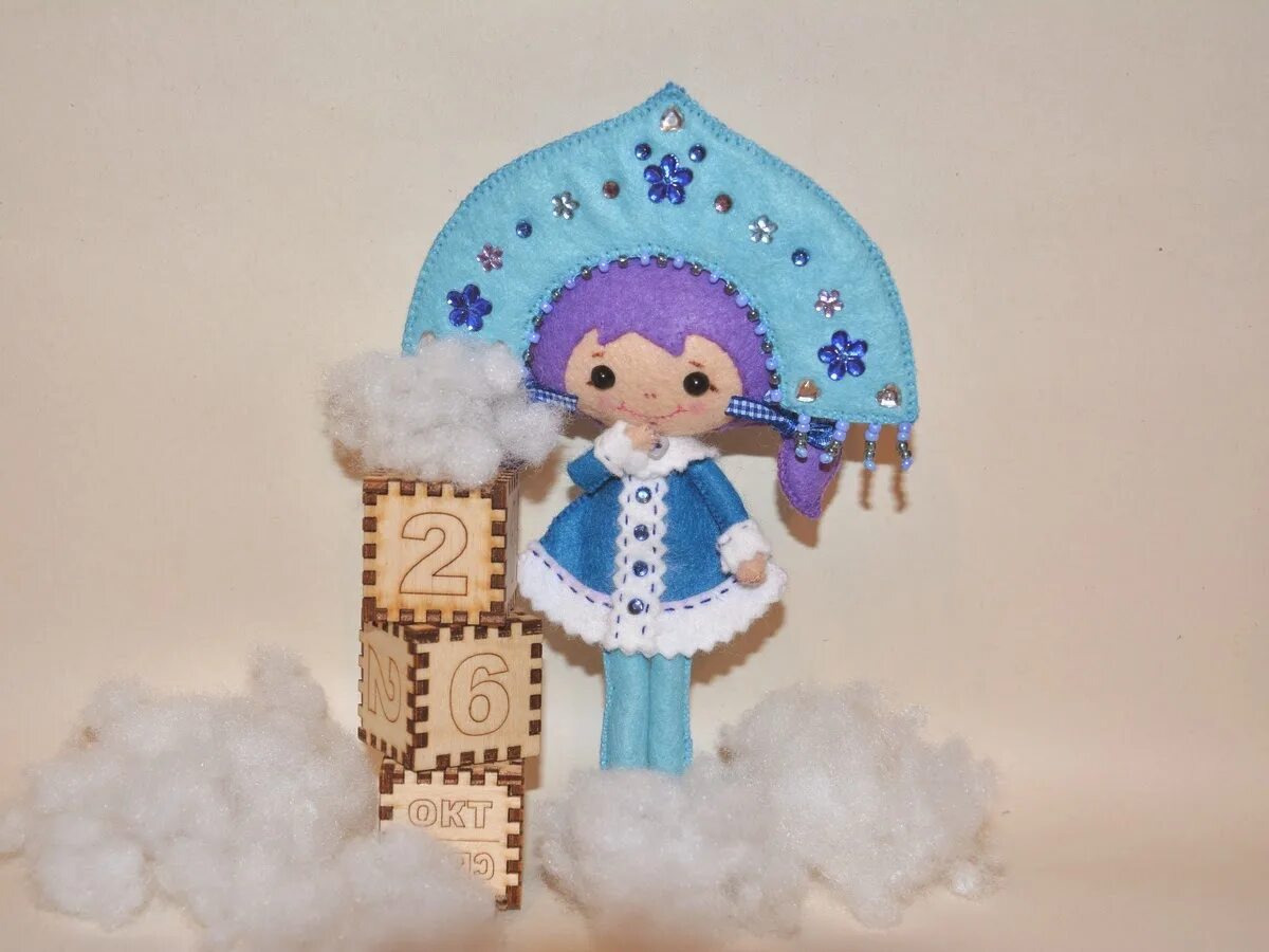 снегурочка из бросового материала. кукла шкатулка снегурочка. поделка снегурочка. кукла барби снегурочка. поделка снегурочка из куклы из изолона.
