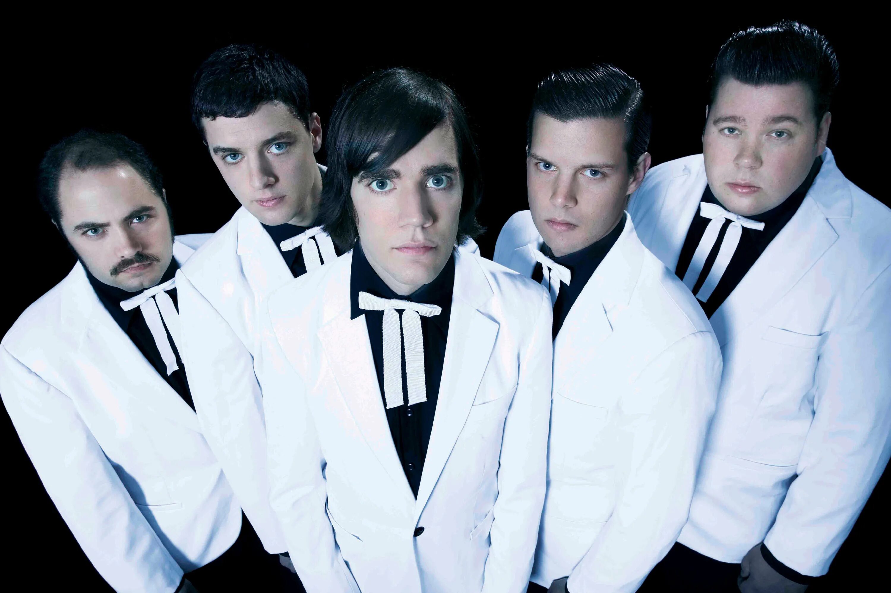 The Hives группа. Зарубежные группы. Группа из 5 парней зарубежная. Группа the Hives лого. Какие зарубежные группы за россию