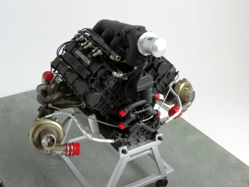 4 ех цилиндровый двигатель. 4 4 engineering. Модель бензинового двигателя v12 для сборки. 4 4 engineering. Мотор болида f1.