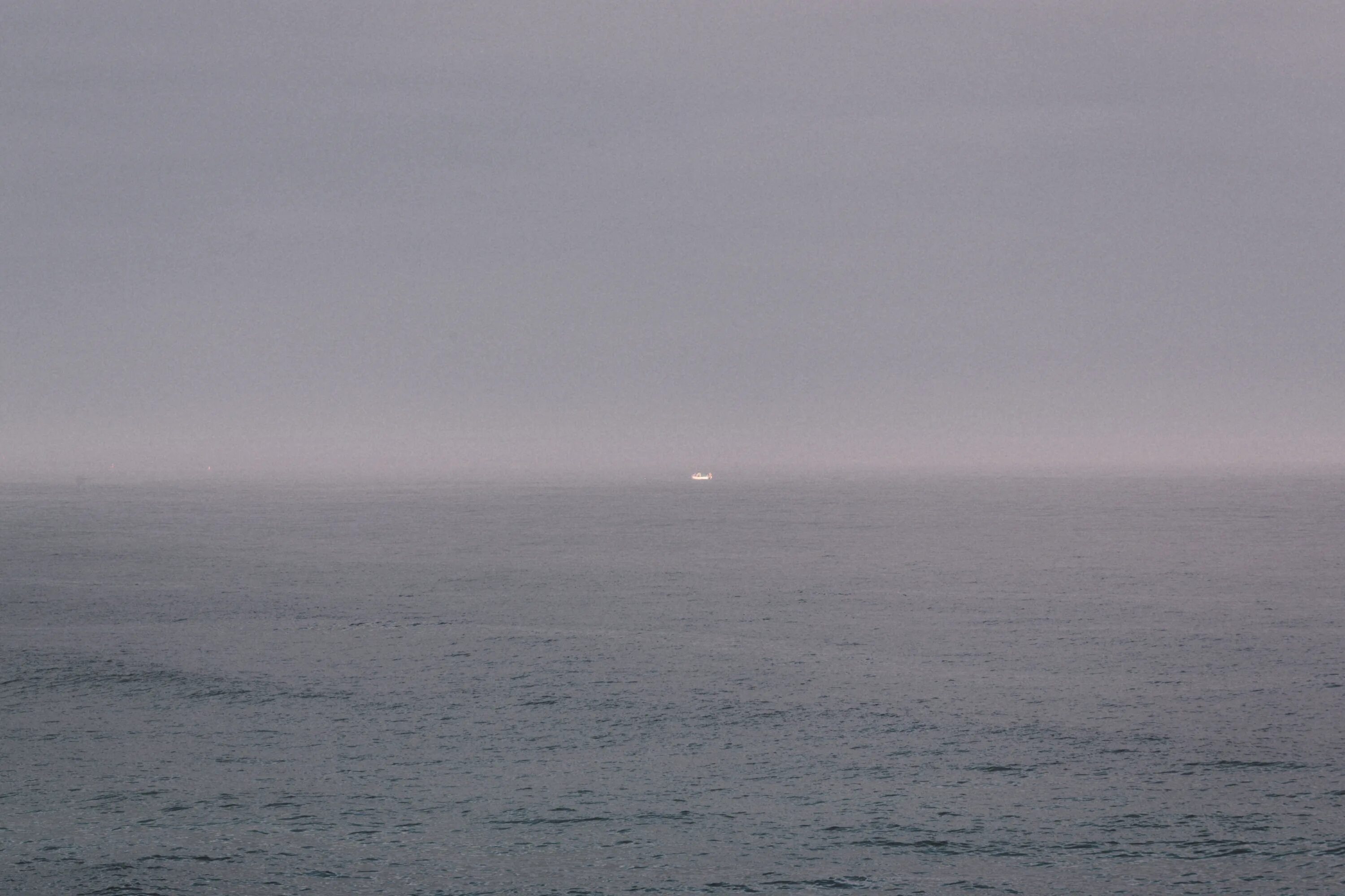 Туман над морем. Туман над морем. Туман над океаном. Темное море. Буря на море.