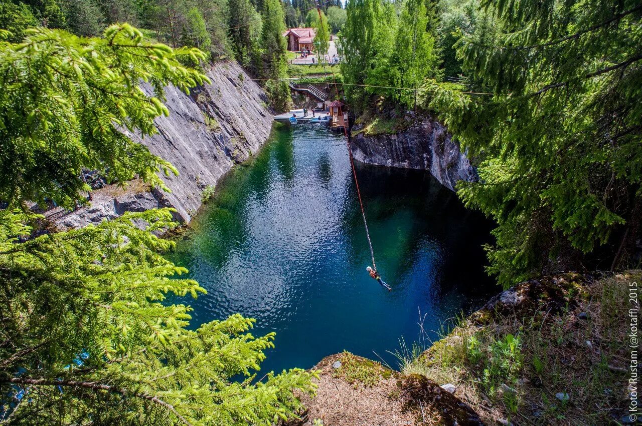 Можно в места где есть. Карелия парк Рускеала. Горный парк Рускеала Карелия тарзанка. Горный парк Рускеала троллей. Мраморный каньон Рускеала Карелия экстрим парк.