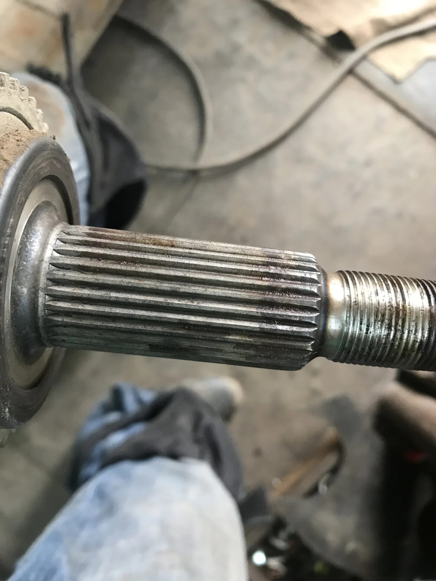 Шрус в сборе на хендай солярис правый. Шрус киа внутренний 27 шлицов на 26. Шлицы гранаты. Шрус rexton 26 шлицов. Шрус промвал подшипник.