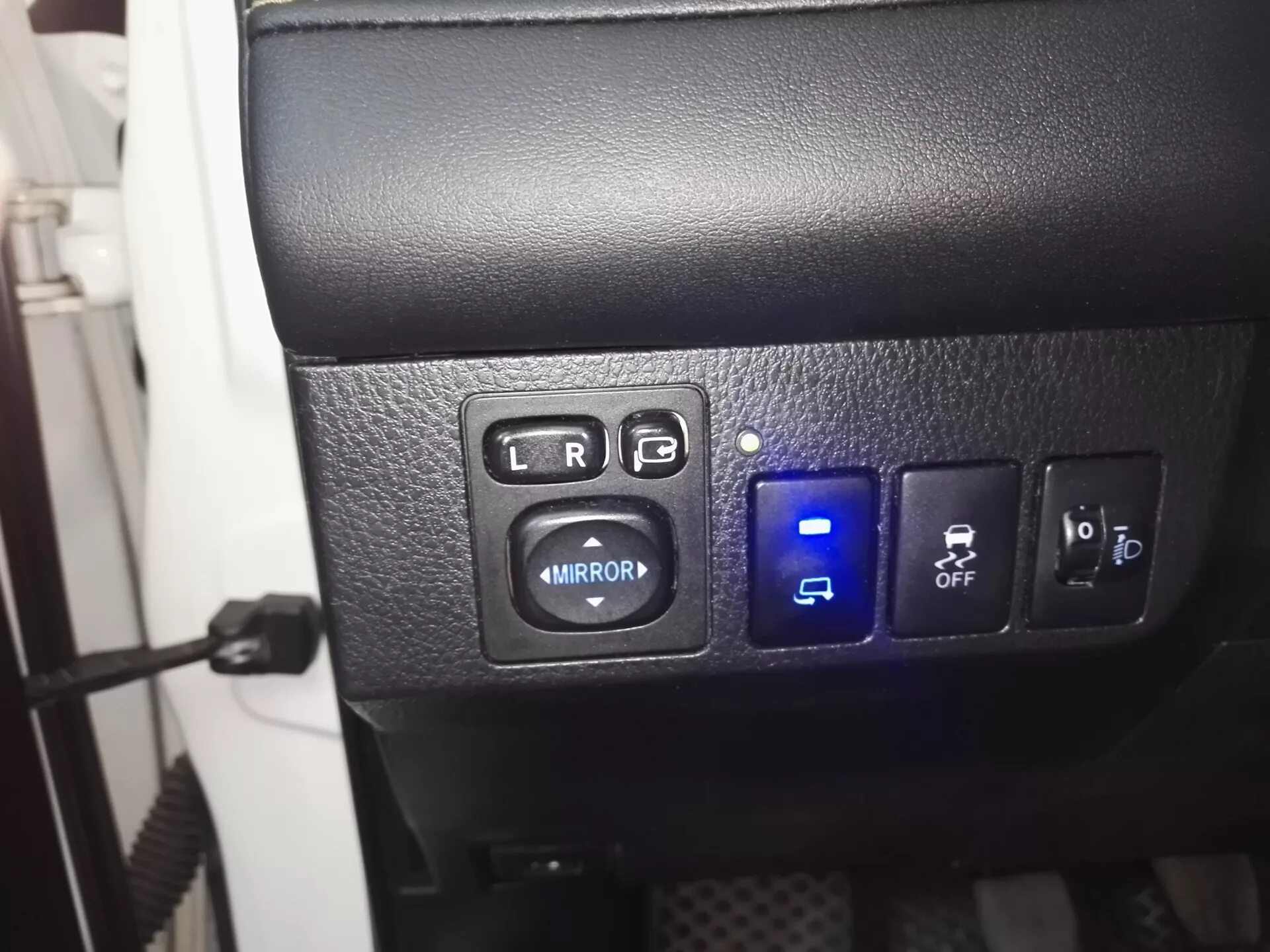 Кнопки rav4. Rav4 кнопка esp. кнопка для тойота рав 4. кнопка set toyota rav 4 2010. кнопка обогрева зеркал тойота рав 4 2017г.
