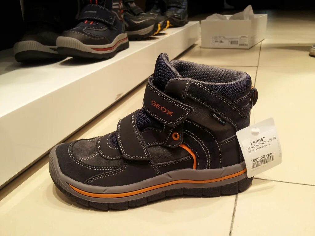 Кеды geox amphibiox. Геох обувь. Geox мужские зимние ботинки. Геох обувь. Классические сапоги для девочки.