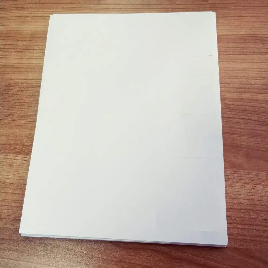 Какой лист бумаги крупнее а4. Бумажный лист. Пустой лист. Чистый лист бумаги. Лист бумаги а4.