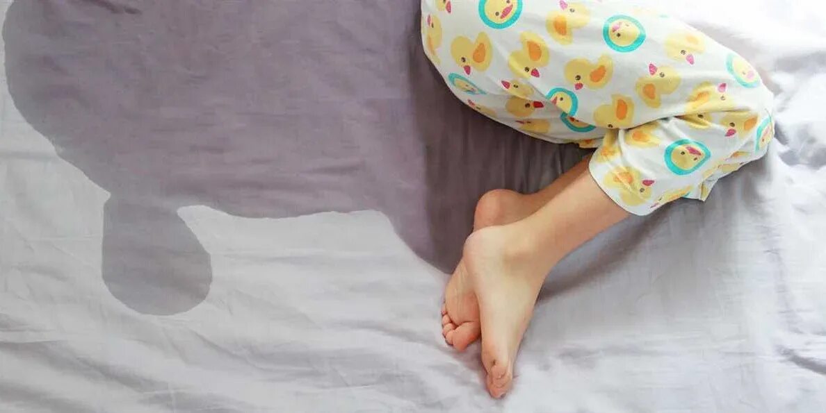 Мочится в кровать. Энурез. Намочила кровать. Ребенок описался в кровати. Мочится в кровать.