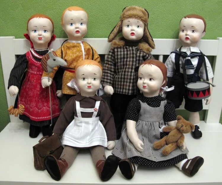 советские елочные игрушки 80-х годов. ретро игрушки. музей настоящей игрушки в москве коллекция сергея романова. советские детские игрушки. музей кукол гдр.