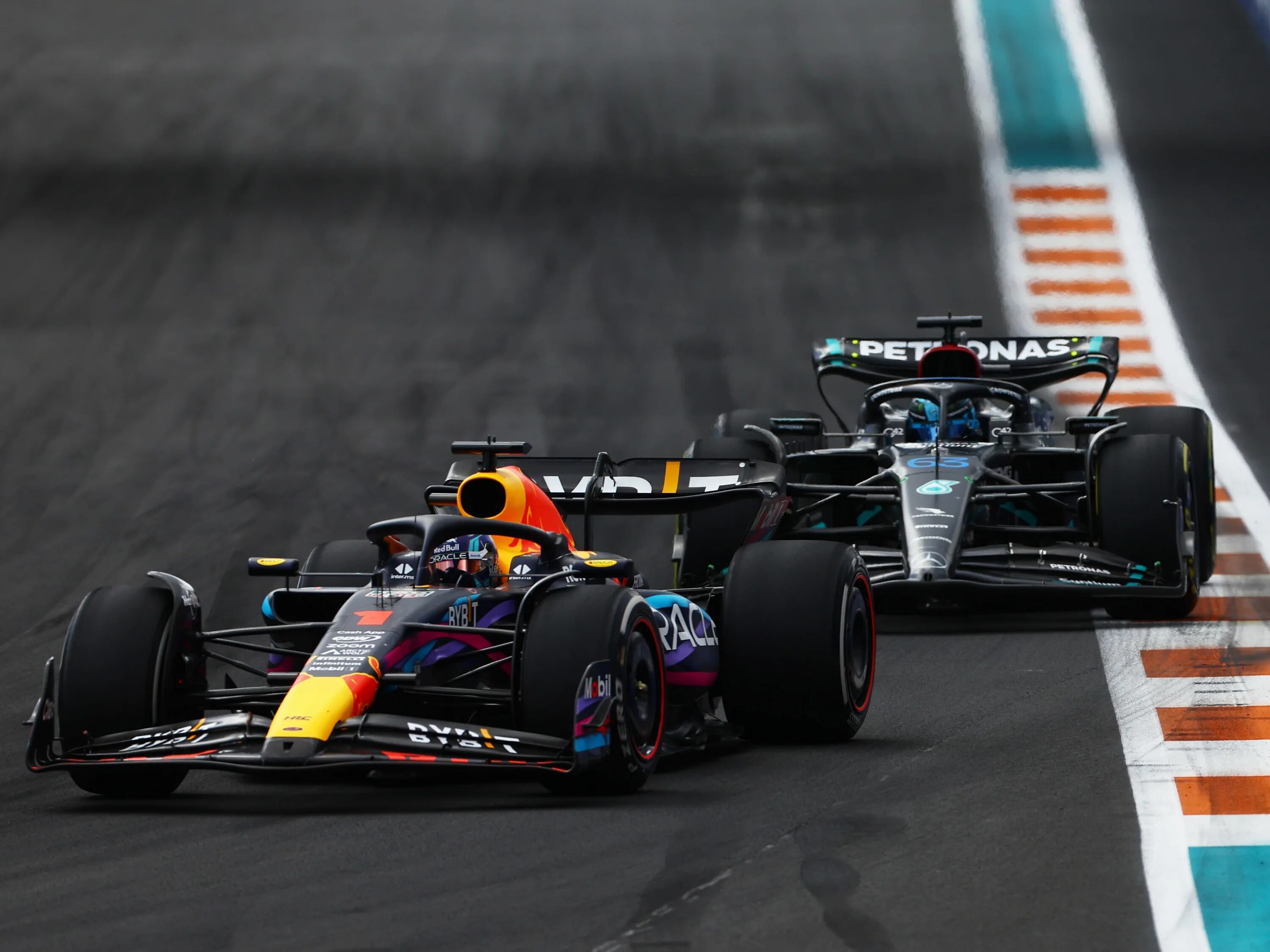 Formula 1: azerbaijan grand prix. Формула 1 новости сегодня результаты гонки. Формула 1 новости сегодня результаты гонки. Формула 1 новости сегодня результаты гонки. Ред булл ф1 2022.