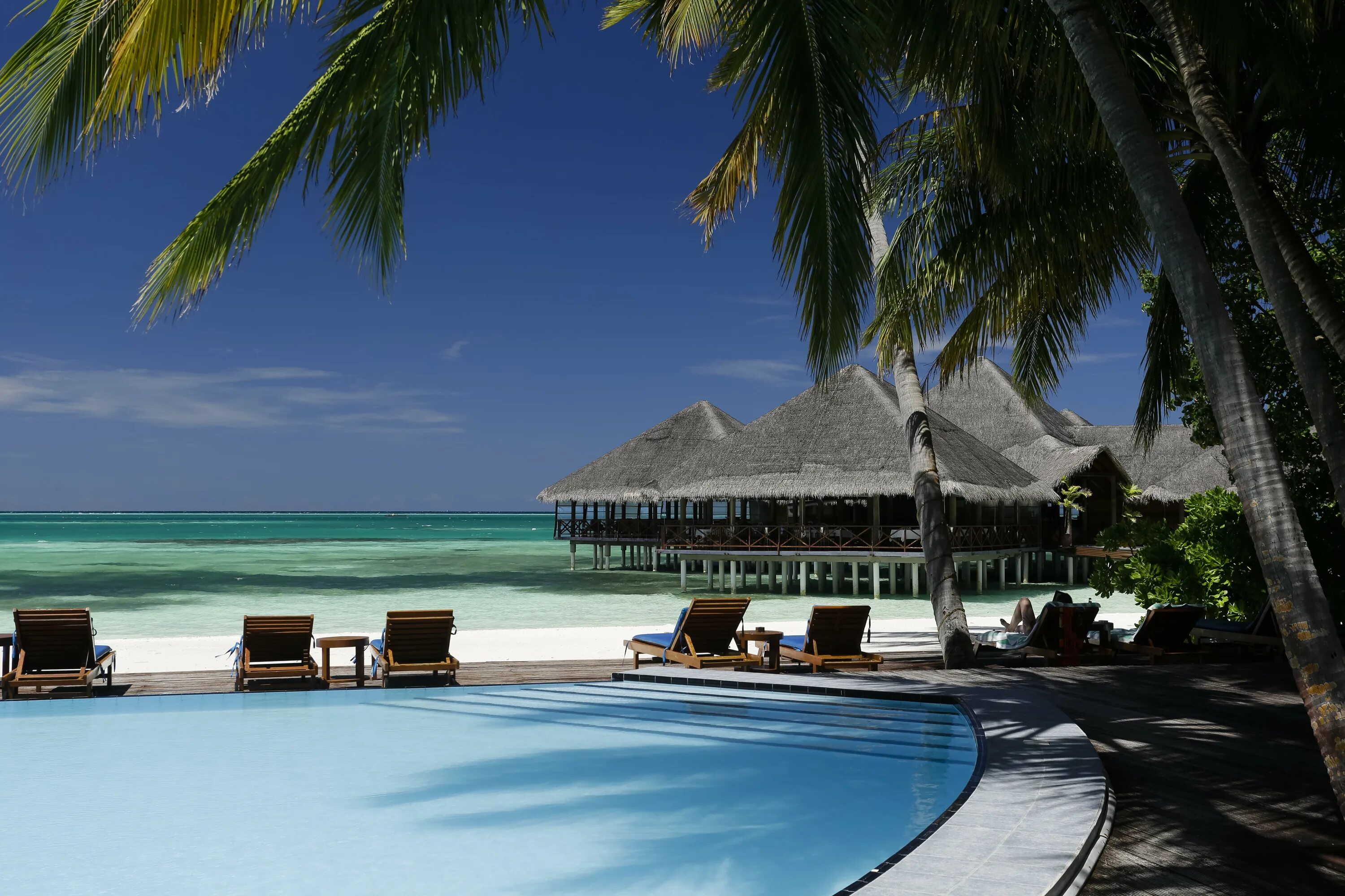 Medhufushi island 5. Медхуфуши Исланд Резорт Мальдивы. Мальдивы Medhufushi Island Resort 5 Мальдивы. Отель Medhufushi Island Resort 4 Мальдивы. Остров Мафури Мальдивы.