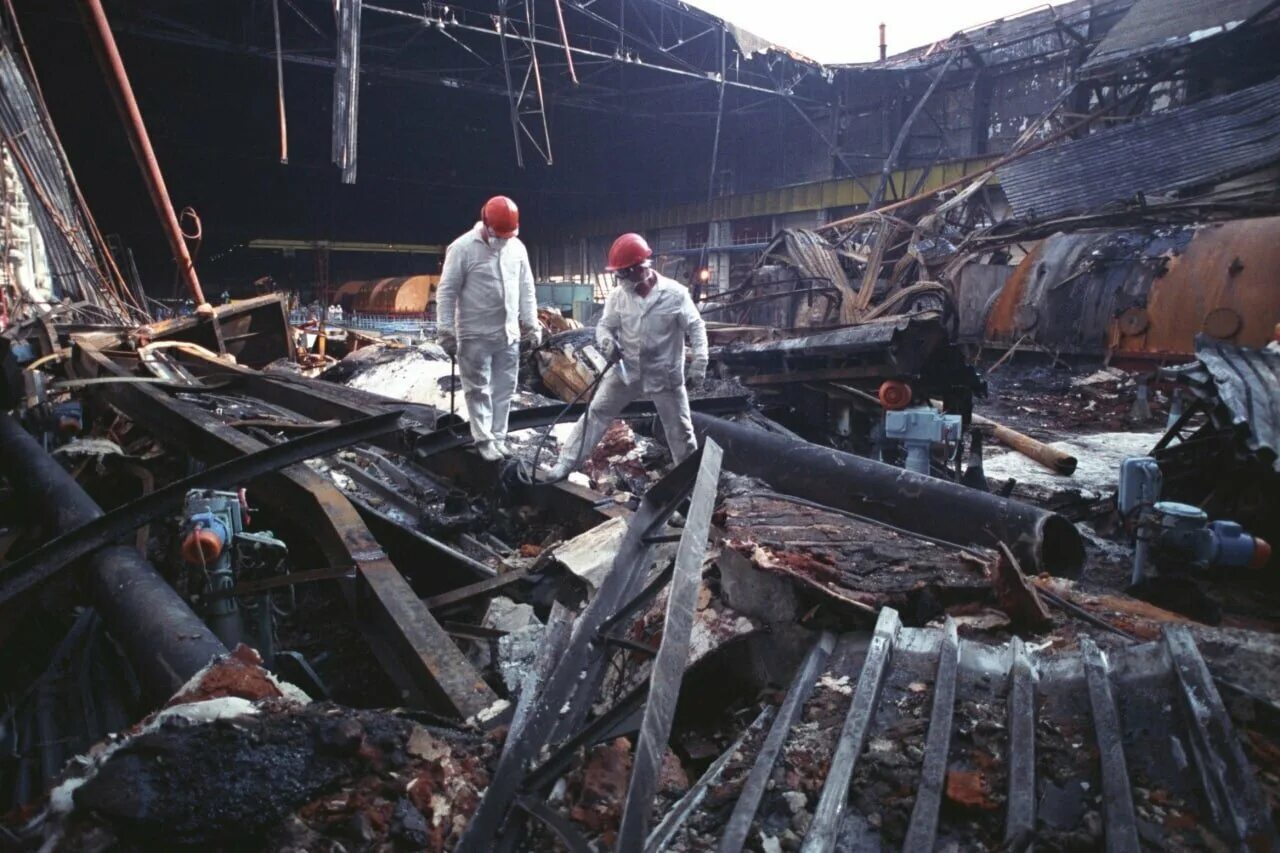 День после взрыва. Чернобыль 1986. Чернобыль 1986 взрыв. Пожар в машинном зале ЧАЭС 1991. 1986 Катастрофа на Чернобыльской АЭС.