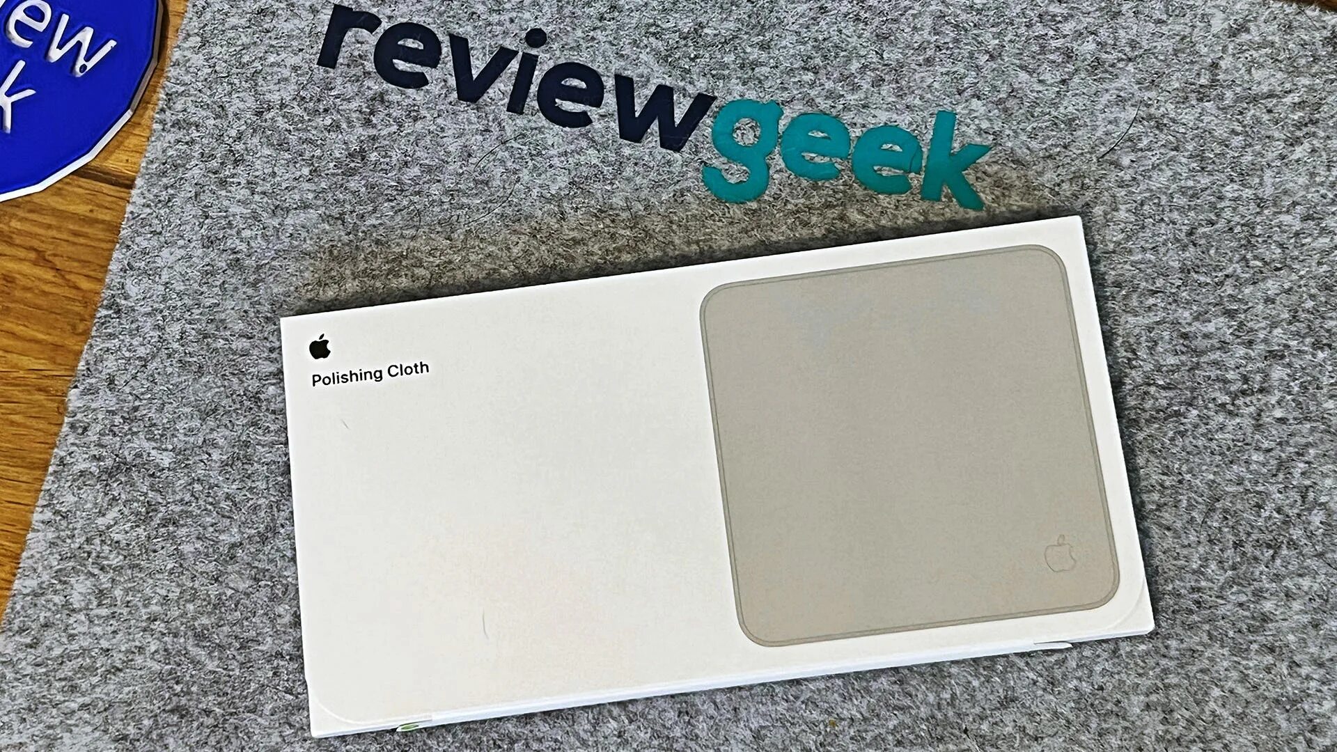 Polishing cloth apple. Polishing cloth apple. Салфетка apple с логотипом. Polishing cloth apple. Салфетка от эппл.