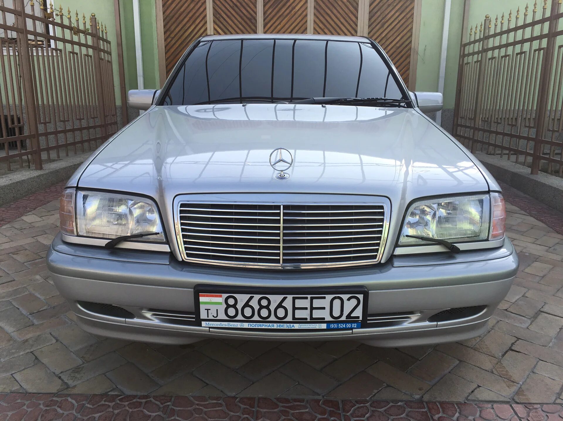 Мерседес сечка Худжанд. Mercedes Benz w202 1999 Таджикистан. Мерседес сечка в Таджикистан. Мерседес Бенц 202 в Таджикистан.