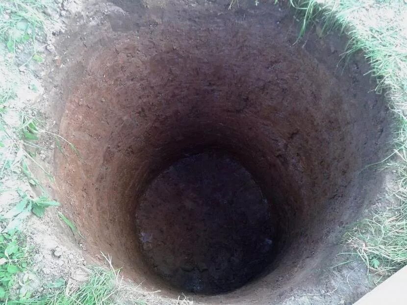 Яма беккаря. Яма для туалета. яма для туалета на даче. яма под дачный туалет. выгребная яма для туалета.