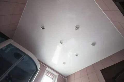 Матовый потолок в ванной комнате