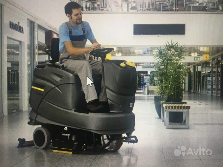 Поломоечная машина для склада. Karcher мойка полов. Керхер 250. Поломоечная машина karcher b 40 c. Аренда машины для уборки магазина.