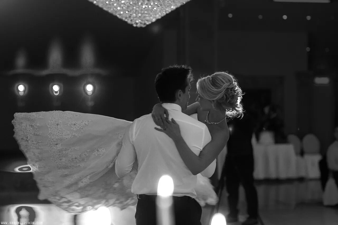 Свадебный танец молодоженов. Танец молодых на свадьбе. Постановка свадебного танца. Танец молодоженов на свадьбе. Первый свадебный танец.