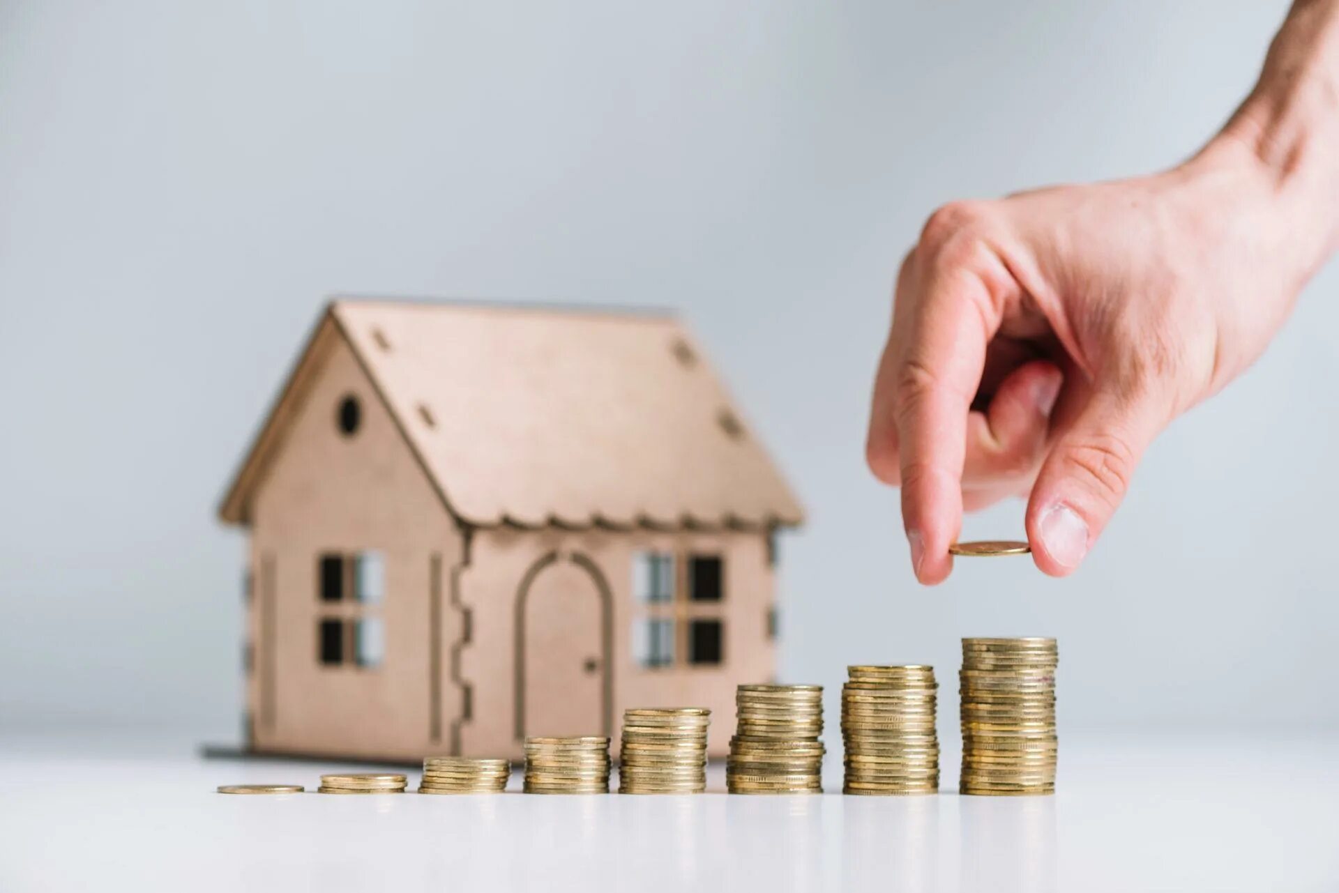 Вложение в недвижимость. Инвестиции в недвижимость. Income property. Баннер недвижимость реклама картинки. Кредит на строительство.