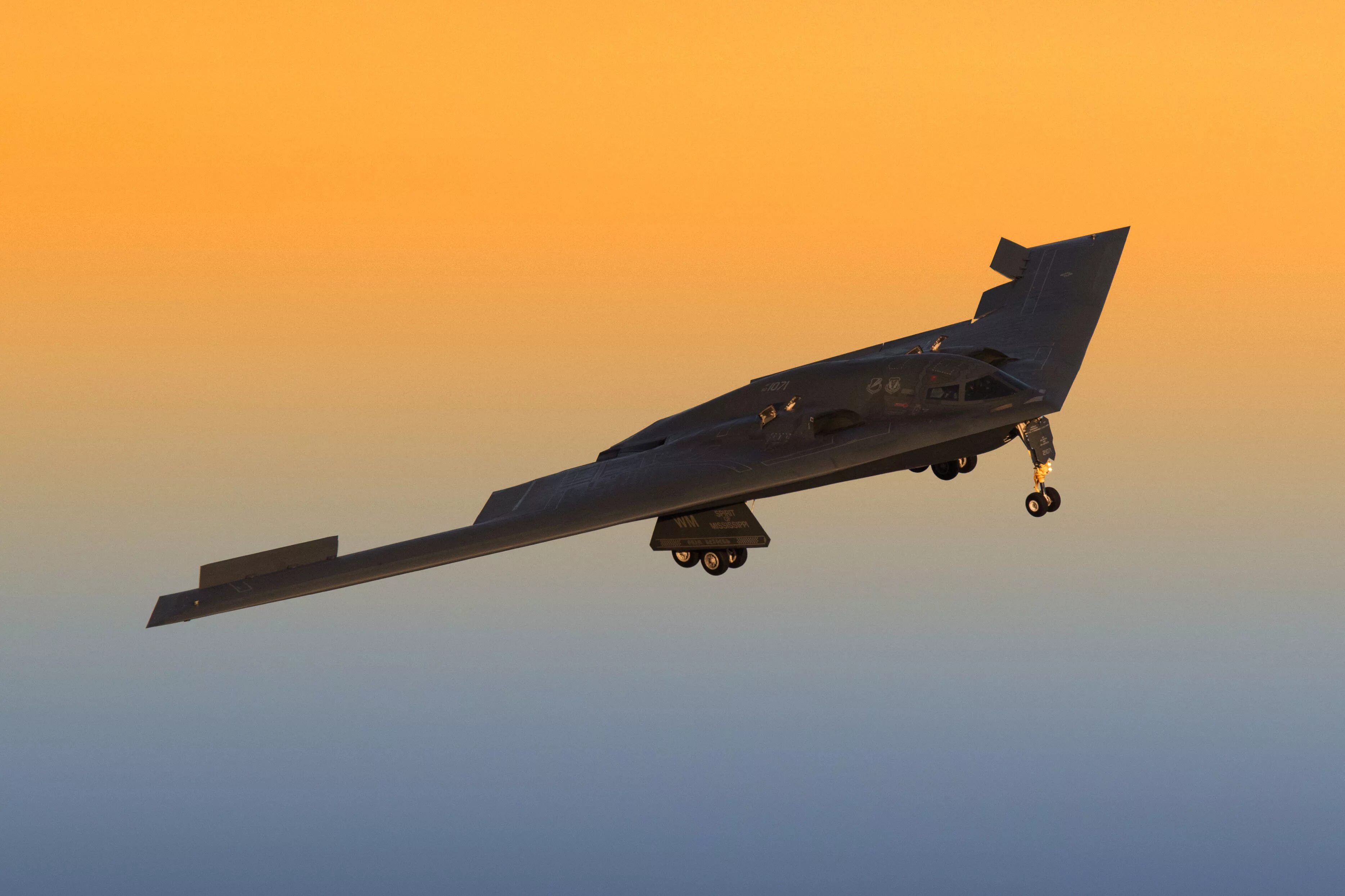 Бомбардировщик b 2. B-2 spirit: стелс-бомбардировщик. b-2 spirit stealth bomber. стелс бомбардировщик б2. самолет б 2 спирит.