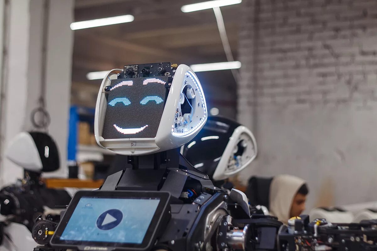Нова робот. Робот промобот. промобот 4. robo-c promobot. компания promobot robo-c.