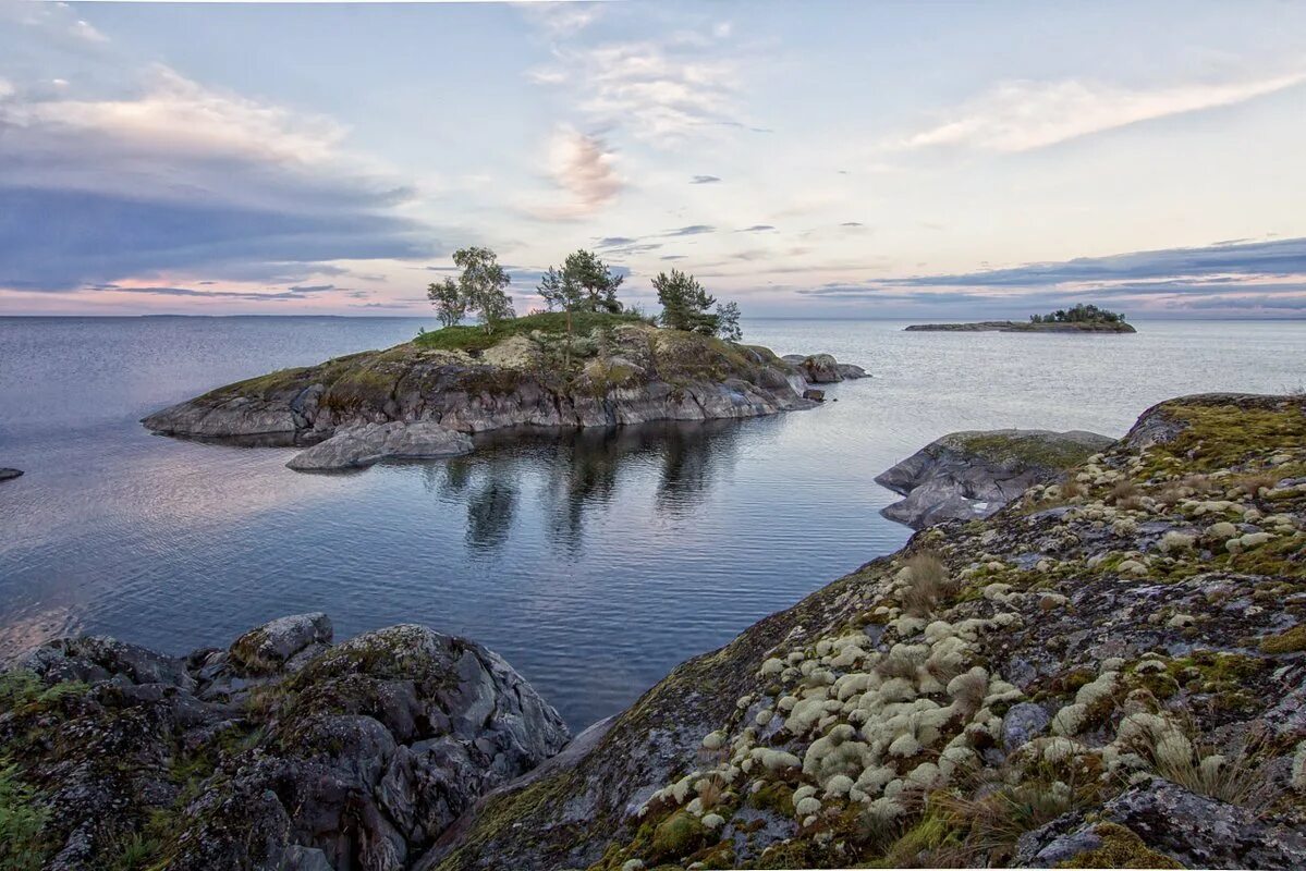 Ладога шхеры карелия. Остров на ладоге. Ладожские шхеры малибу. Карелия. Карелия шхеры ладожского озера.