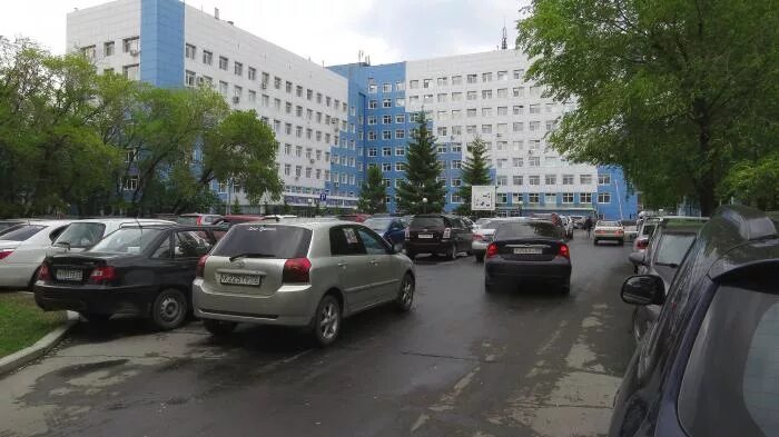Областная клиническая больница номер 2 в тюмени. Областная клиническая больница 1 тюмень. 2 городская больница тюмень. Мельникайте 75 корпус 2 тюмень. Тюменская областная больница 2.