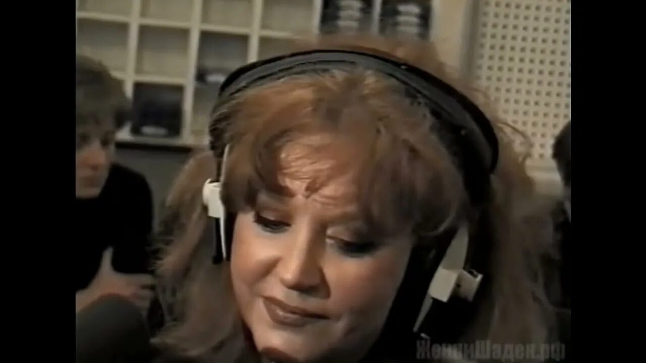 Алла пугачева миллион алых роз 1983. Алла пугачева близкие люди. Песни аллы видео. Звёздное лето алла пугачёва. Алла пугачева и гурецкий.