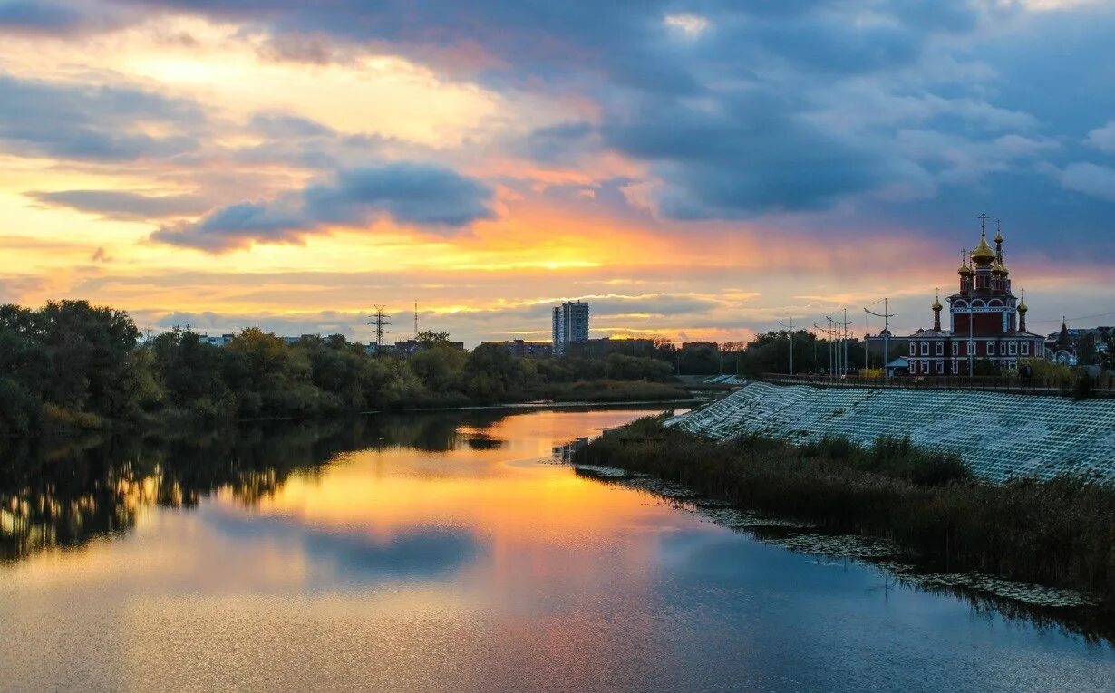 Река город костанай. Река Тобол Курганская. Город Курган река Тобол. Набережная реки Тобол. Речка Тобол в Кургане.