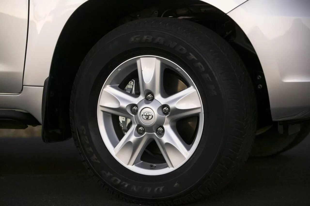 Диски ленд крузер 200 оригинал. Литые диски на тойота прадо 150. Диски r 16 toyota land cruiser 100 r16. Диски реплика ленд крузер 202020 года. Land cruiser 200 диски r18.