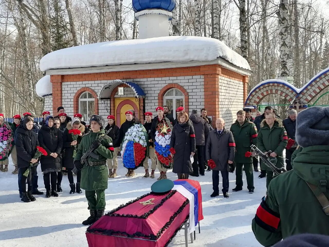 Где похоронят иванову. Похороны Ивана Павлова в Дрожжаное.