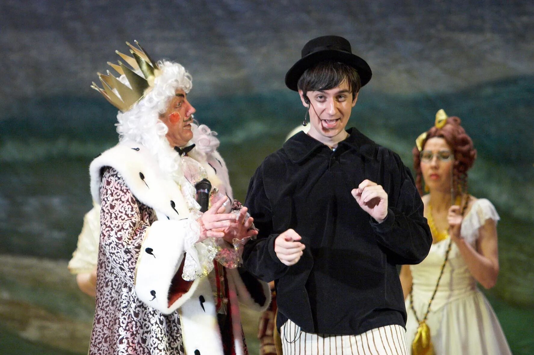 костюм короля из бременских музыкантов спектакль. театр кемерово бременские музыканты. бременские музыканты опера и балета красноярск. бременские музыканты опера и балета красноярск. бременские музыканты театр оперы и балета красноярск.