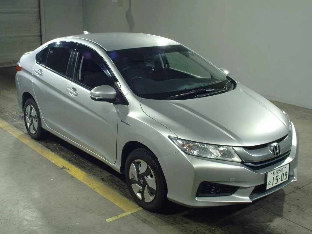 Хонда Грейс 2015 гибрид. Honda Grace 4 WD. Хонда Грейс 2015 серебристый. Honda Grace Hybrid.