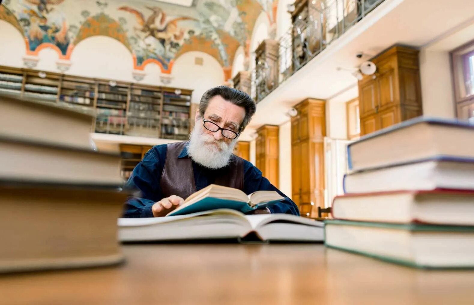 This scientist write a lot of books