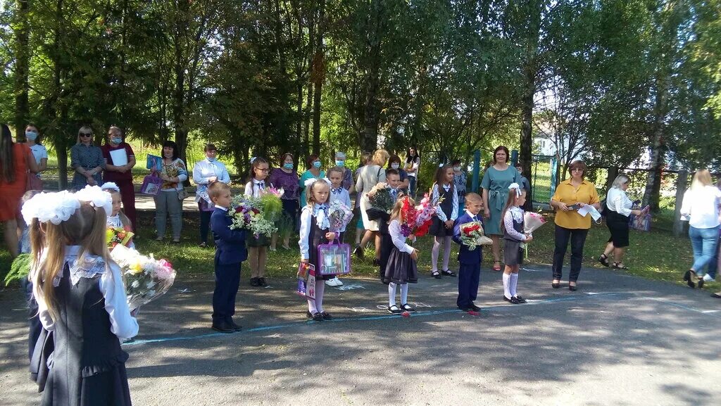 Школа брянск инн. Чичковская школа. Семецкая средняя школа Брянская область. Морачевская средняя школа Брянской области. Чичково Брянская область.